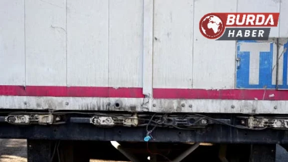 Amasya'da Tırda Yakalanan 13 Kaçak Göçmen Sınır Dışı Edildi