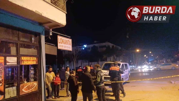 Üzerine benzin döküp kendini yakmak isteyen şahsı polis zor ikna etti.
