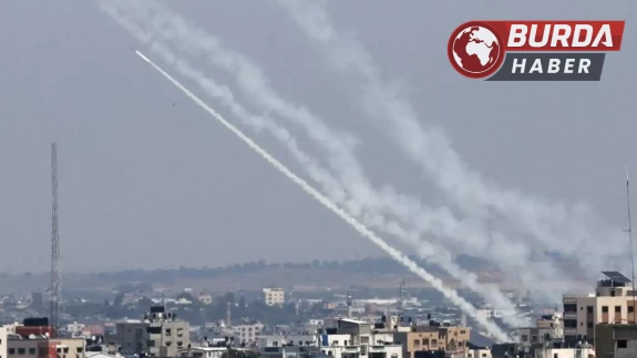 Hamas’tan roket yağmuru: Bölgede maddi hasar meydana geldi