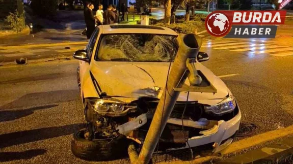Ankara’da otomobilin çarptığı motosiklekli kurye hayatını kaybetti.