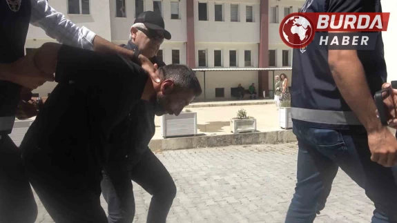 Yalova’da alkol alırken tartıştığı arkadaşını öldüren zanlı adliyede