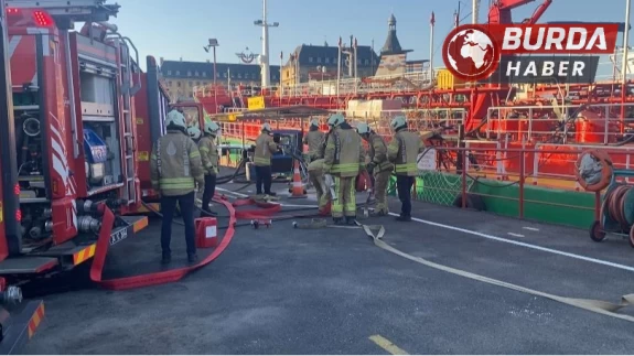 Haydarpaşa Limanı’nda yakıt ikmal gemisinde yangın çıktı.