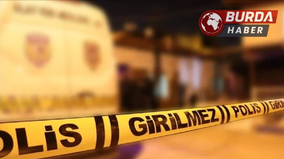 Yol kenarında kadın arkadaşını öldürüp intihara teşebbüs etti.