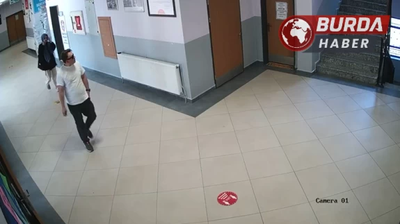 Sahte beyan ile işlem yapmak isteyen veliden bıçaklı saldırı!