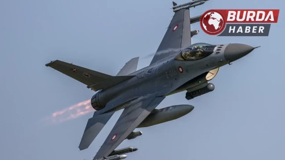 Polonya’da gösteri provasında F16 savaş uçağı yere çakıldı: 1 ölü