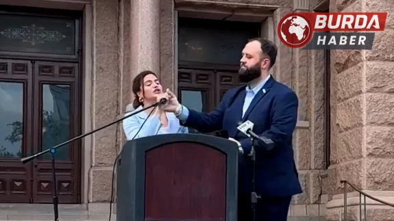 ABD'li kadın, kongre üyesi olabilmek için Kur’an-ı Kerim yaktı.