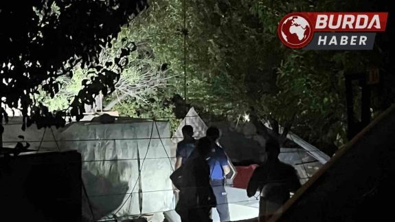 Evin bodrum katındaki atölyede tüp patlaması sonucu 2 kişi yaralandı.