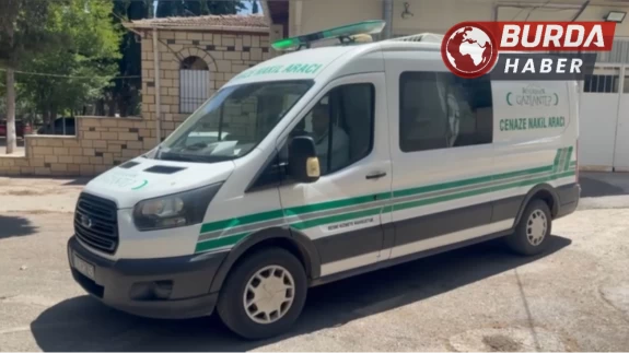 Eşi tarafından 14 yerinden bıçaklanan kadın yaşam savaşını kaybetti.