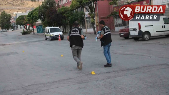 Alkolün sonu kötü bitti, aracı kurşun yağmuruna tutuldu.