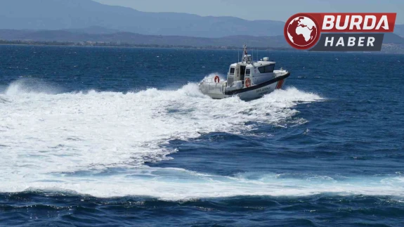 Güre açıklarında terk edilmiş teknenin sahibi hala bulunamadı.