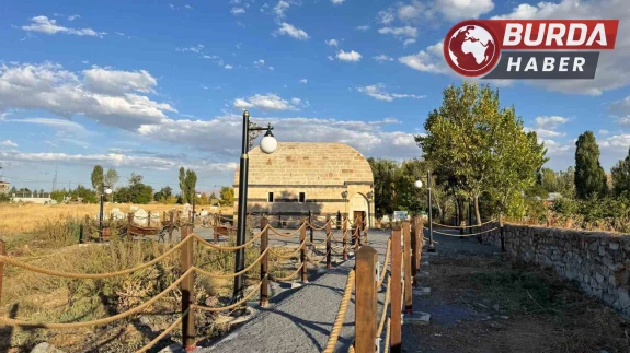 Ağrı’nın tarihi Hamur Kümbeti restore edilerek yeniden ziyarete açıldı