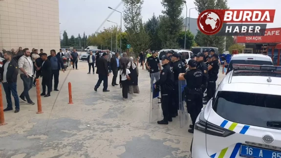 1 kişinin öldüğü silahlı kavgada 10 kişi gözaltına alındı.