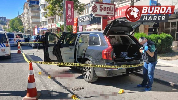 Üzerine şirket kurup borçlanmasına neden olan patronunu vurdu.