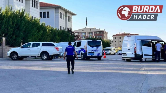 Aracının içinde silahlı saldırıya uğrayan bir kişi hayatını kaybetti.