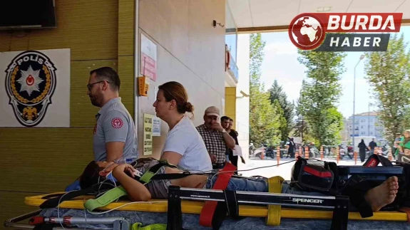 İnegöl'de balkondan düşen 9 yaşındaki çocuk ağır yaralandı.