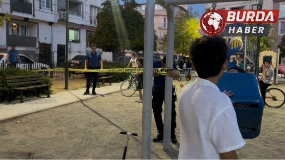 Bursa'da parkta oyun oynayan çocuğa yorgun mermi isabet etti.