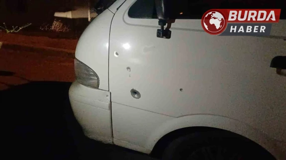 "Dur" ihtarına uymadı, polis memuruna çarpıp kaçtı