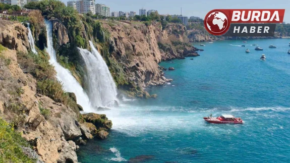 Düden Şelalesi’nden düşen kadının cansız bedeni bulundu.