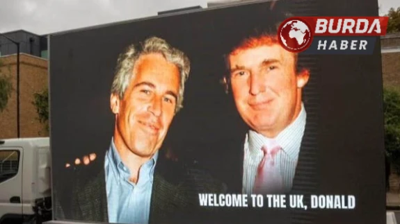 Trump ve Epstein’ın fotoğrafını yayınlayan araca polis el koydu.
