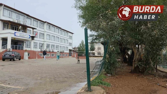 Hatay'da Okul Bahçesinde 17 Yaşındaki Çocuğun Cansız Bedeni Bulundu