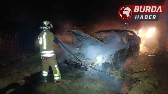 Hatay'da Seyir Halinde Yanan Otomobil Kullanılamaz Hale Geldi