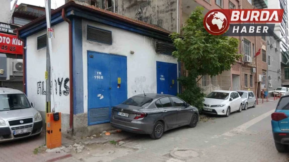 Adana'da 19 Yaşındaki Genç Sokak Ortasında Bıçaklanarak Öldürüldü