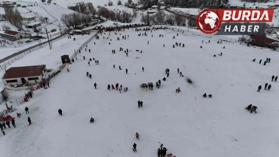 Ankaralılar Sömestir Tatilinde Elmadağ Kayak Merkezi'nde Buluştu
