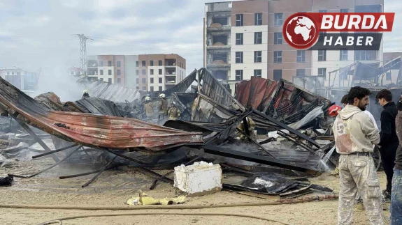 Arnavutköy'de İşçilerin Kaldığı Konteynerlerde Yangın