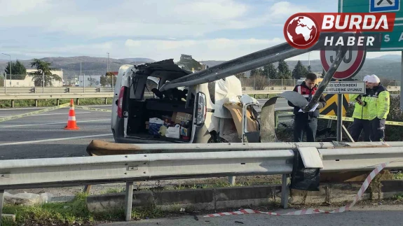 TEM Otoyolu'nda Meydana Gelen Trafik Kazası Güvenlik Kamerasında