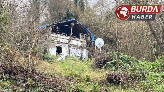 Berberi Kulübede Balta ve Kürekle Öldürdü, Vücudunda 24 Yara Bulundu