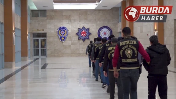 Polis ve Savcı Kılığına Girip 16 Milyon Liralık Vurgun Yaptılar