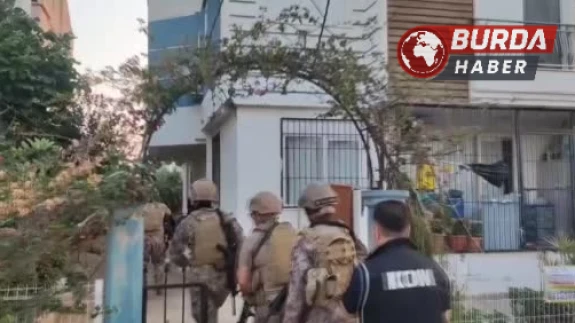 Antalya’da silahlı suç örgütü operasyonunda 33 kişi tutuklandı