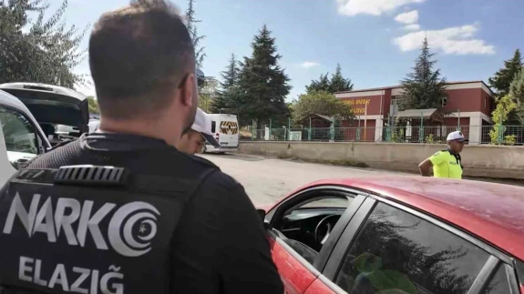 Elazığ'da ehliyetsiz sürücüye 81 bin TL para cezası kesildi!