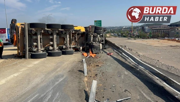 Patates yüklü tır devrildi :  3 kişi yaralandı.