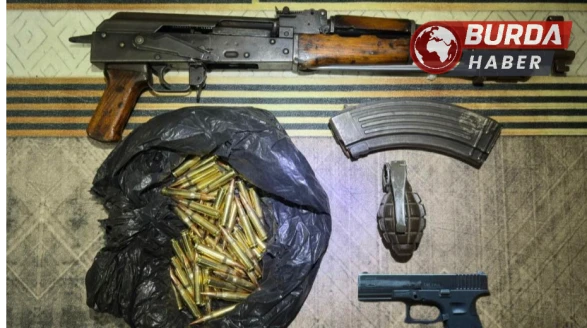 Adana'da Evde AK-47 ve El Bombası Ele Geçirildi: 4 Tutuklama
