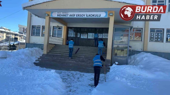 Denetimli Serbestlik Yükümlülerinden Muş'ta 6 Okula Destek