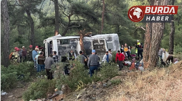 İzmir’de işçi servisi şarampole devrildi: 22 kişi yaralandı