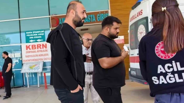 Parmağı kopan kişi, acil durumda buz torbası kullanarak hastaneye yetiştirildi.