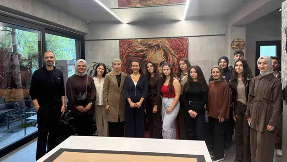 Atıklardan Sanat Eserlerine: Gençlerin Yaratıcılığı Yolculuğa Çıkarıyor