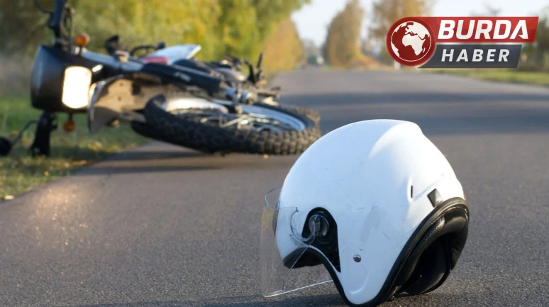 Antalya'da meydana gelen motosiklet kazasında 3 kişi yaralandı.