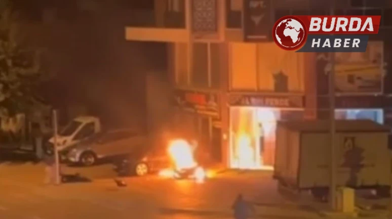 Bucak'ta Motosiklet Alev Aldı, Sürücü Son Anda Kurtarıldı