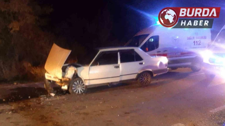 Otomobillerin Kafa Kafaya Çarpışması Sonucu 4 Çocuk Yaralandı.