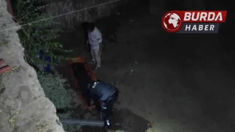 Antalya'da Turist Kadın İnşaat Çukuruna Düştü, Hastaneye Kaldırıldı