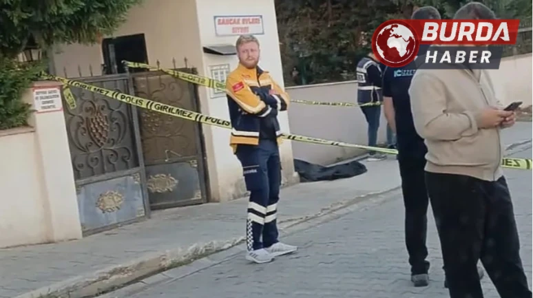 Yalova’da bir şahıs eşini sokak ortasında öldürdü.