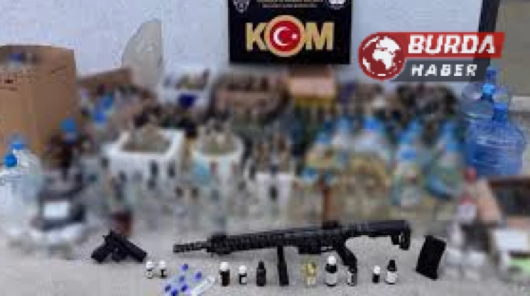 Çanakkale’de Kaçakçılık Operasyonunda Alkol ve Silahlar Ele Geçirildi