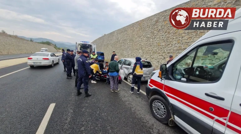 Cenazeye gitmekte olan aile kaza yaptı: 3 kişi yaralandı!