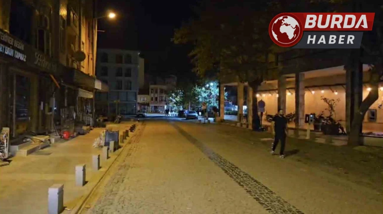 Manisa'nın Sındırgı İlçesi Peş Peşe Meydana Gelen Depremlerle Sarsıldı