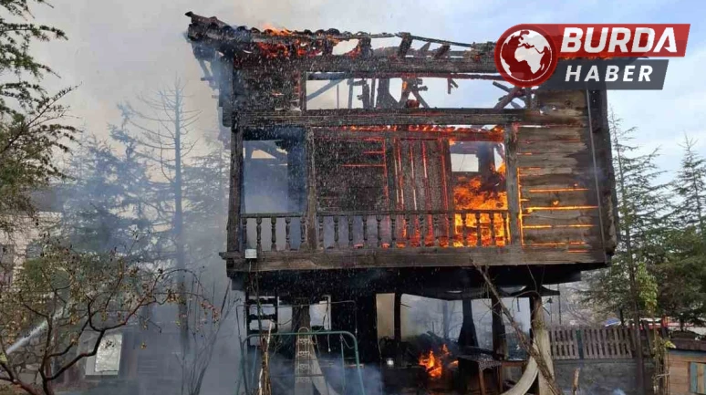 Ankara'da 200 Yıllık Serender Yangında Kül Oldu