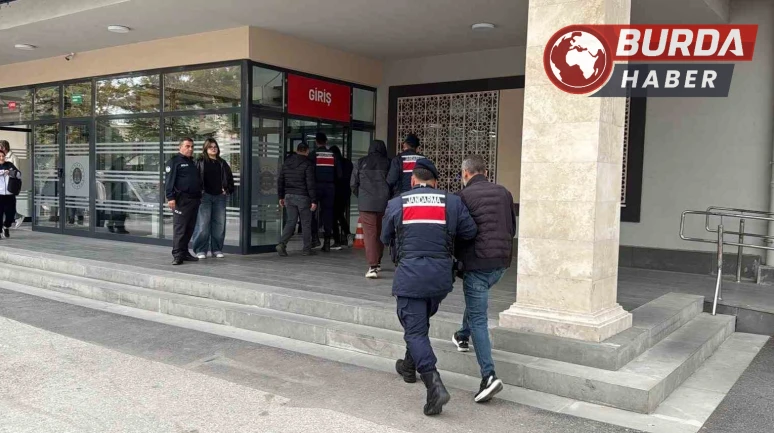 Afyonkarahisar'da Telefon Dolandırıcılarına Operasyon: 8 Gözaltı