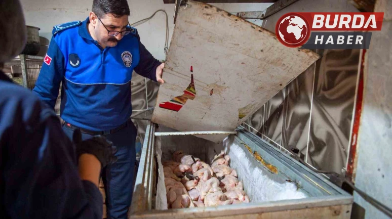 Adana'da Hijyen Skandalı: Dönerciden Kurtlu Salça ve Turşu Çıktı